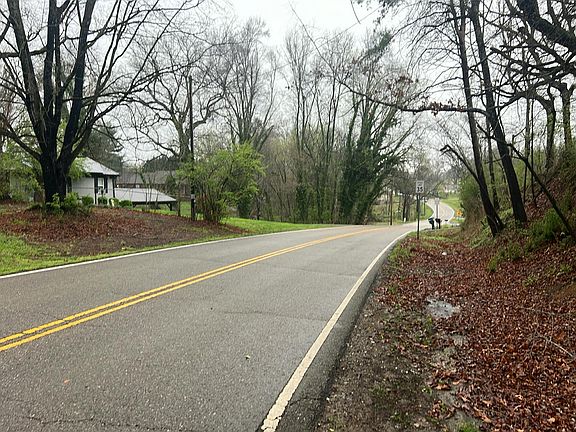 4th image of 1659 Middlesettlements Rd