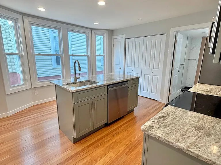 18 Cedar St — Photo 34