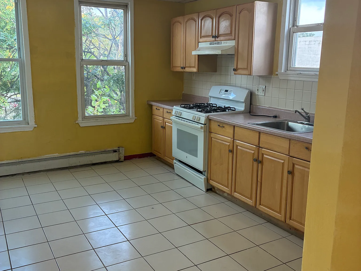 3 bed, 1500 sqft, $2,000 — Photo 2