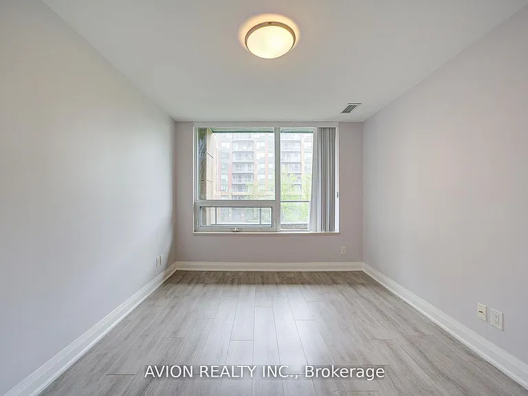 18 Uptown Dr #301 — Photo 13