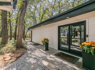 2202 Los Robles St, Grapevine, TX 76051