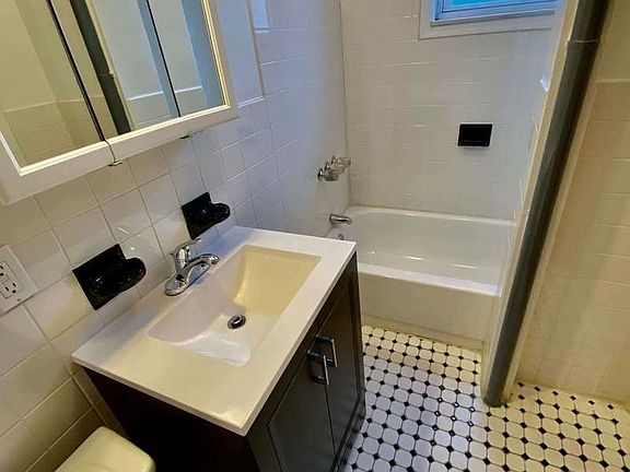 3rd image of 1599 York Ave #3