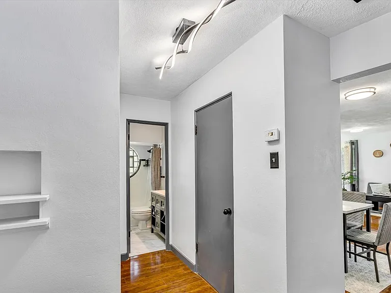 Westbrooke Ln — Photo 15
