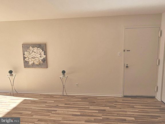 4th image of 18 Monroe St APT 201