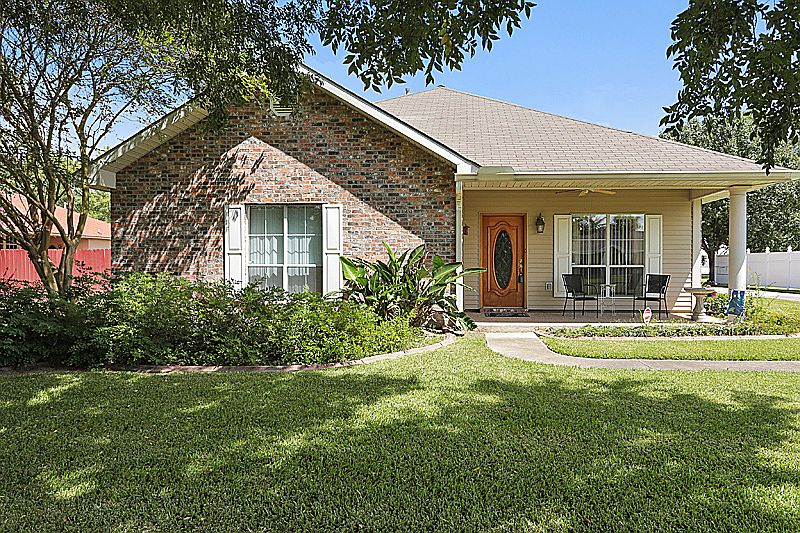 637 St Rita, Brusly, LA 70719 Zillow