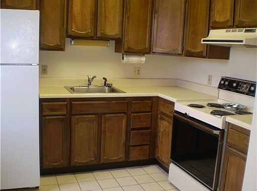 4th image of 158 Pike St APT 32