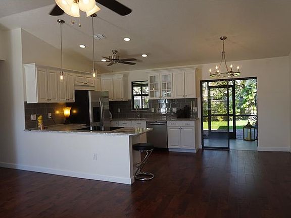 5th image of 4050 Lancaster Dr
