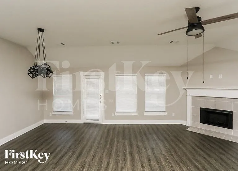 537 Windrow Ln — Photo 3