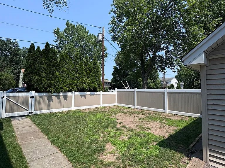 105 Prospect St — Photo 9