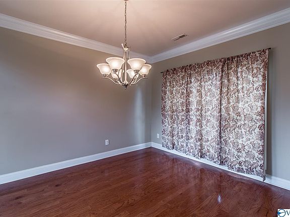 4th image of 22 Nandina Ln