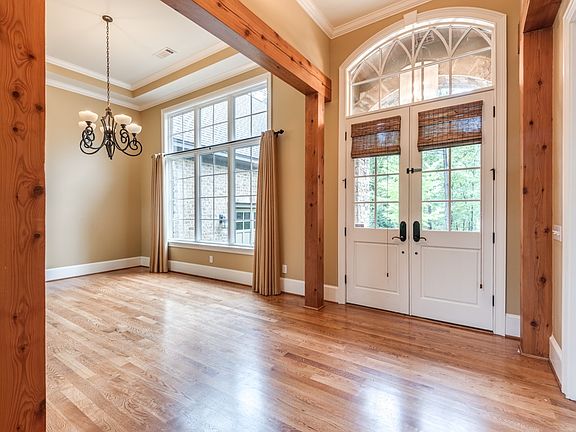 4th image of 184 Broadlands Dr