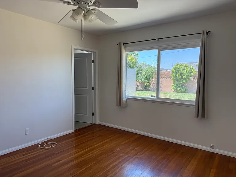 5711 Los Amigos St — Photo 7
