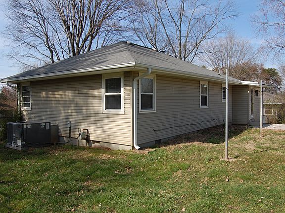 4th image of 1214 Harmony Ln
