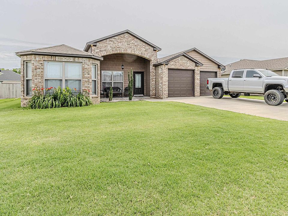 1st image of 200 Gavin Dr