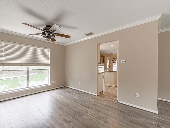 3rd image of 18339 N Wimbledon Dr