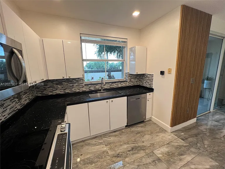 254 Riverwalk Cir #254 — Photo 11