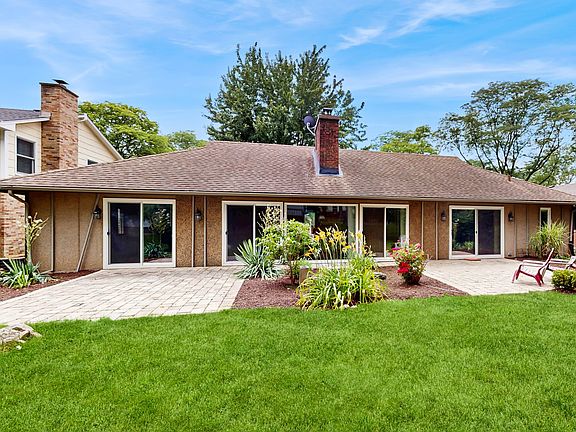 3rd image of 1132 Barberry Ct #1