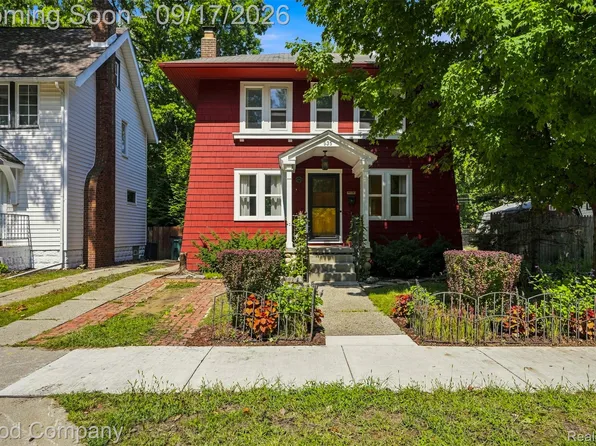 535 Gardenia Ave, Royal Oak, MI 48067
