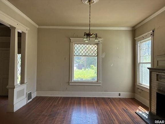 4th image of 825 N Sampson Ave