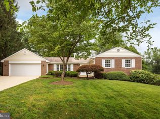 11708 Ambleside Dr, Potomac, MD 20854