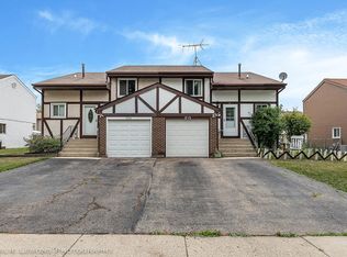 1712 Howe Ln, Hanover Park, IL 60133