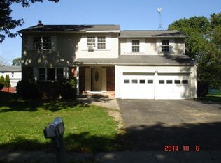 849 Townline Rd, Hauppauge, NY 11788