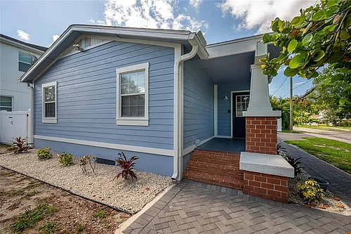2714 W Fig St Photo 1