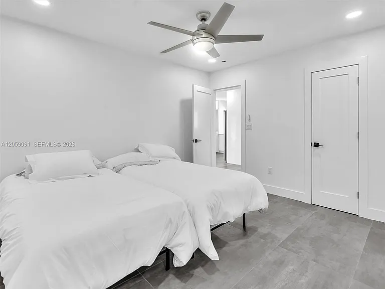 11900 N Bayshore Dr #104 — Photo 10
