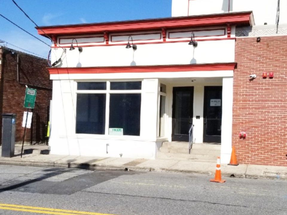 1st image of 2 S Franklin St