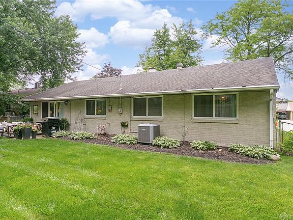 5th image of 5925 Chatsworth Dr