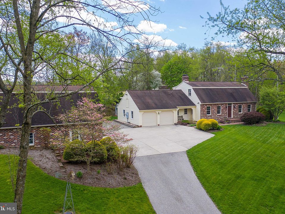1st image of 465 Dairyland Dr