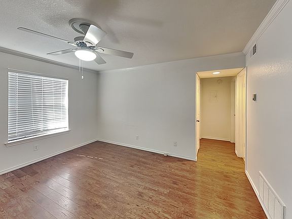 2nd image of 3430 W 4th St APT 5