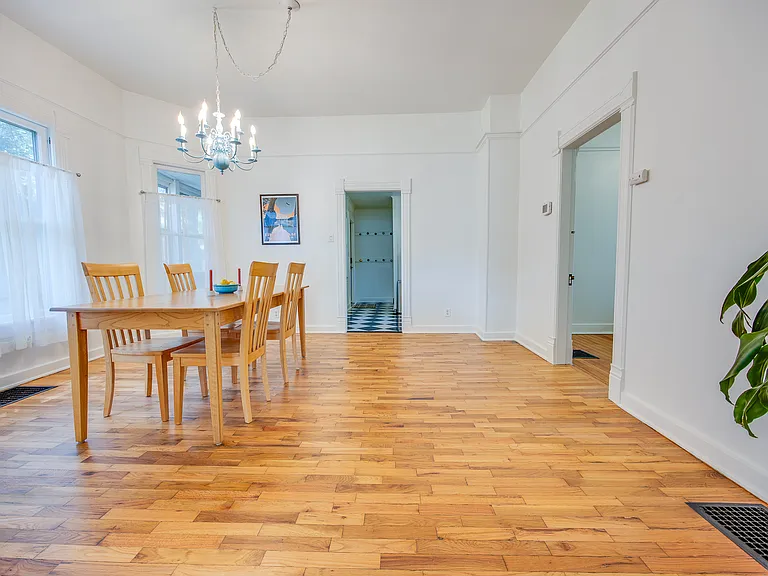 1725 Barker Ave — Photo 7