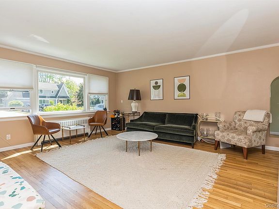 5th image of 157 Chestnut Street