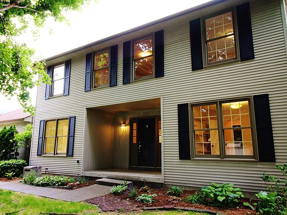 2nd image of 1317 King George Blvd