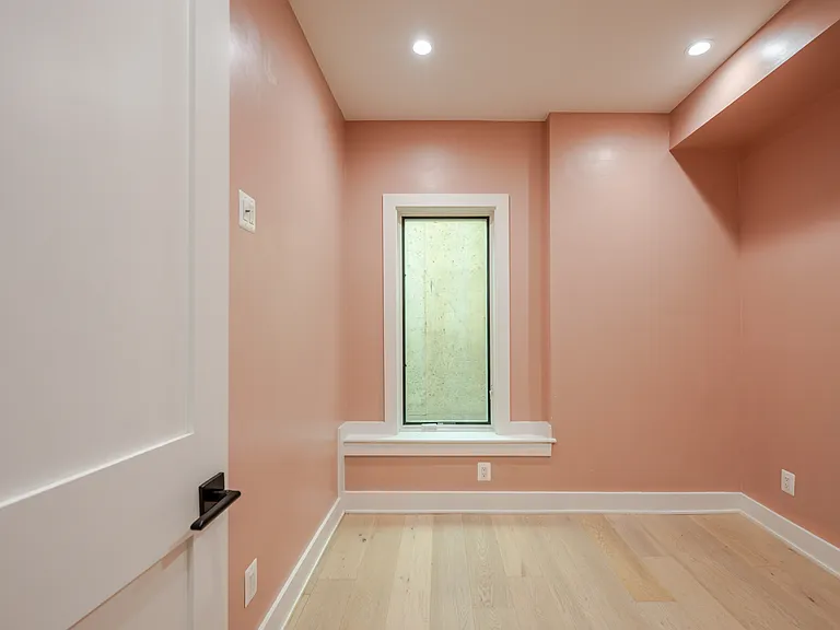 1658 K St NE #2 — Photo 15