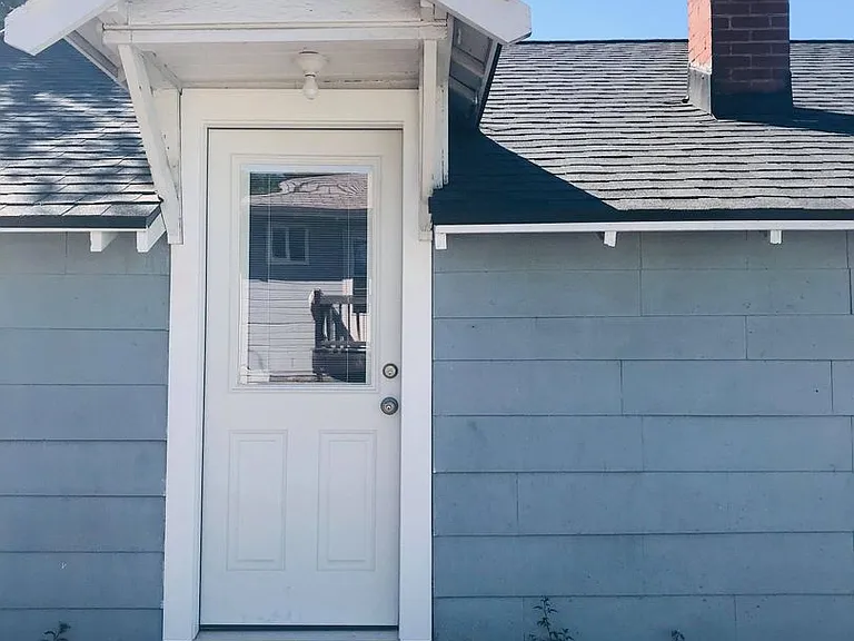 115 N Jackson St — Photo 2