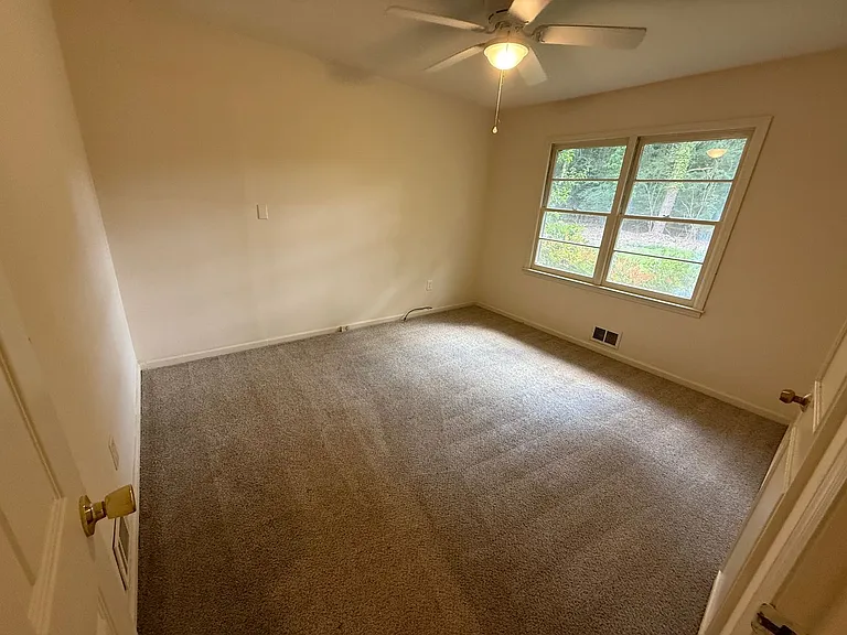 140 Forest Rd — Photo 12