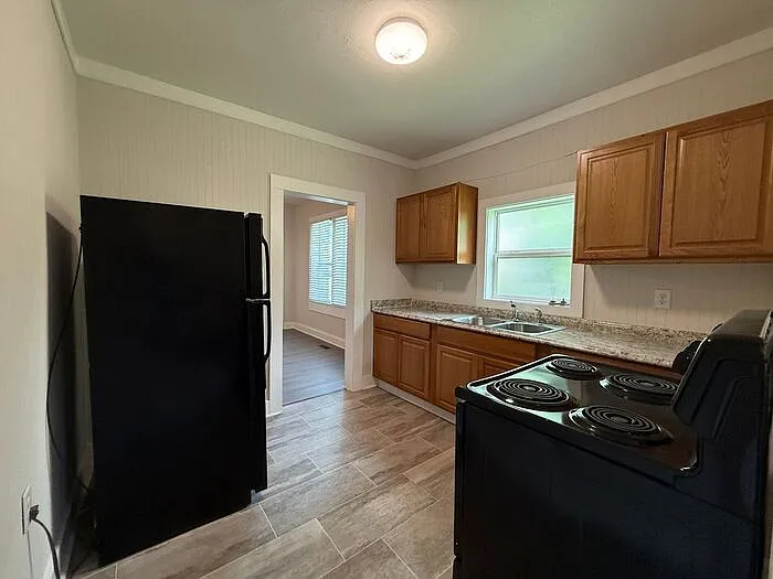 203 Morrison St #B — Photo 17