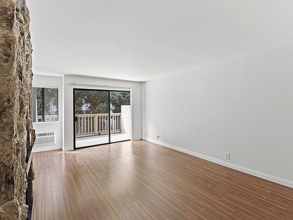 3rd image of 11826 Kiowa Ave APT 203