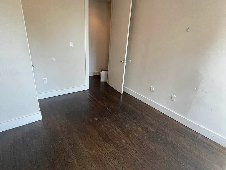 704 Dekalb Ave #3 — Photo 12