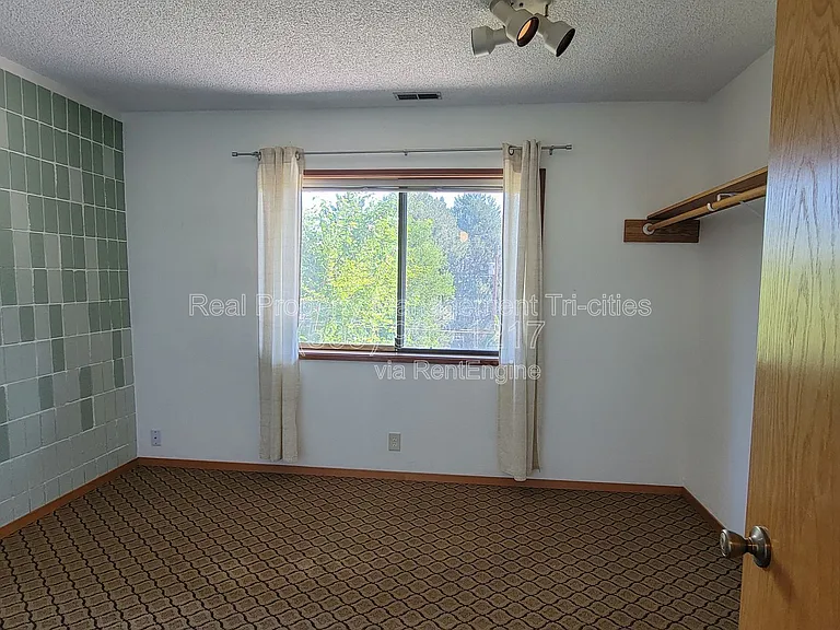 600 W 26th Pl — Photo 15