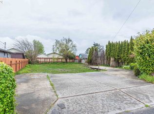 1064 Crocker Ave, Coos Bay, OR 97420