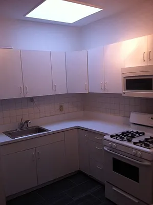 Rented by Easy Rental LLC | media 27