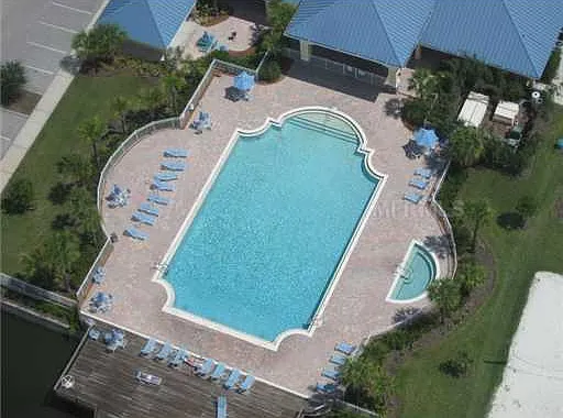 3 bed, 2.5 bath, 1400 sqft, $1,800 — Photo 2