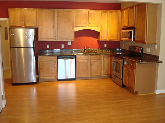3rd image of 885 Forest Ave APT 202