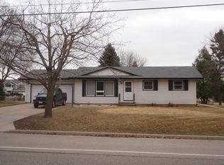148 N Oakwood Rd, Oshkosh, WI 54904