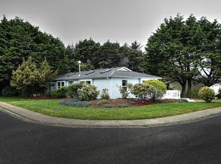 1135 SW Ocean Hills Dr, Waldport, OR 97394
