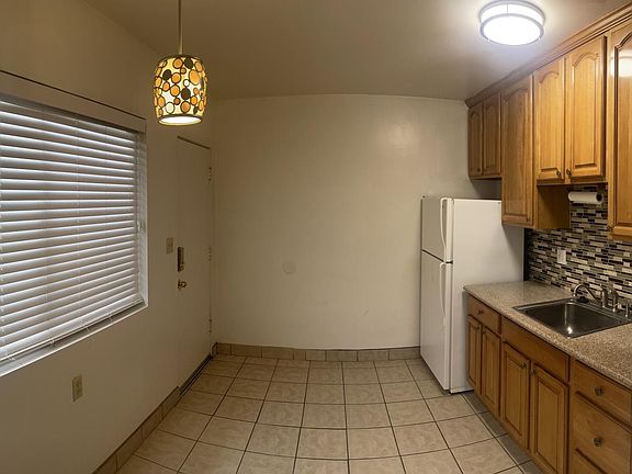 4th image of 588 E Mel Ave #16