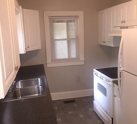 4th image of 103 Cambridge Cir